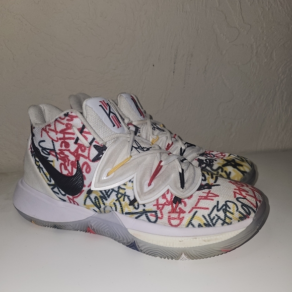 Kyrie 5 "Keep Sue Fresh" Colorway Size 9 men's/Size 10.5 women's - Picture 2 of 9